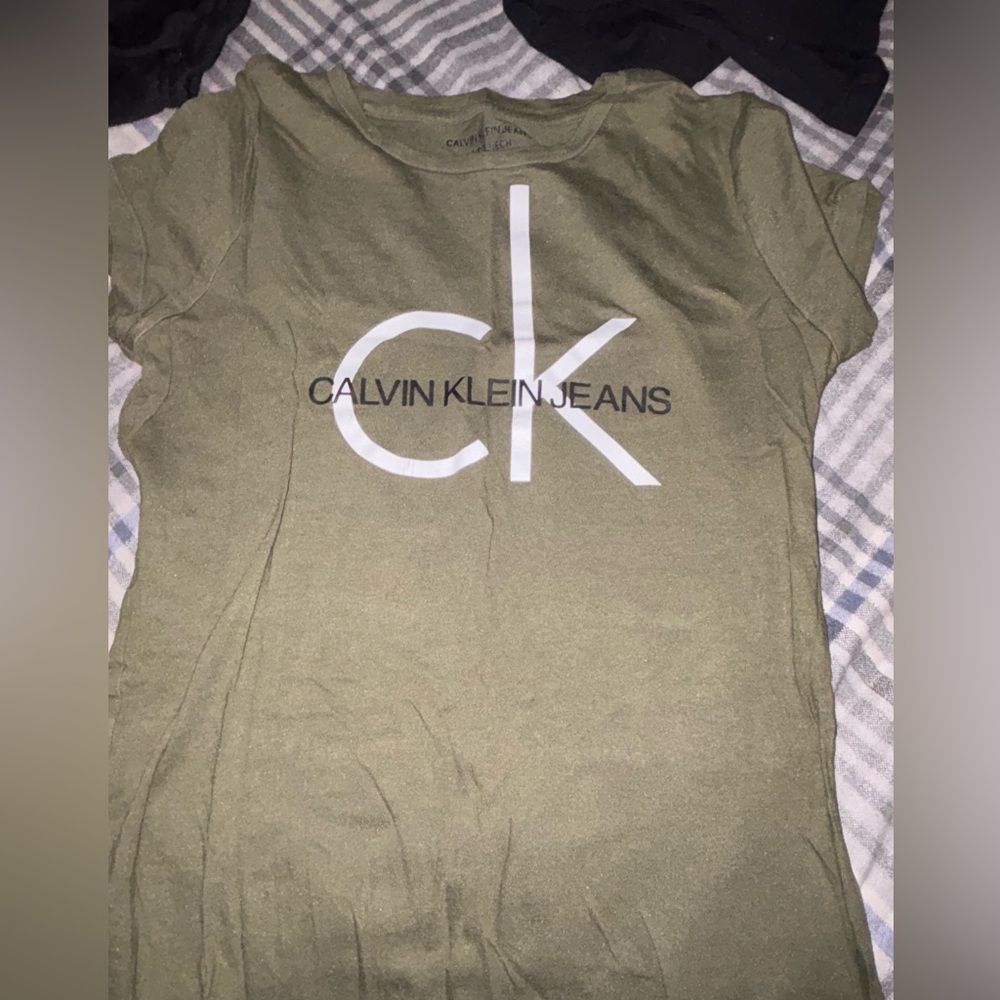 Calvin Klein T shirt